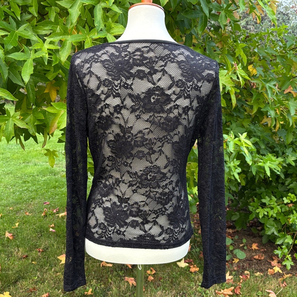 Elegant Black Lace Top - Picture 4 of 6